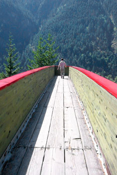 [ Ewen crossing the pedestrian bridge ]
