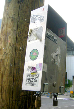[ Locked-up ash box ]