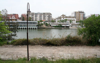 [ Riverbank in Seville ]