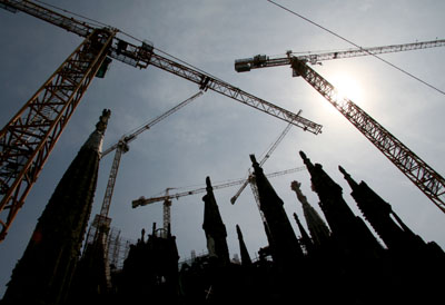 [ Cranes over the Sagrada Familia ]