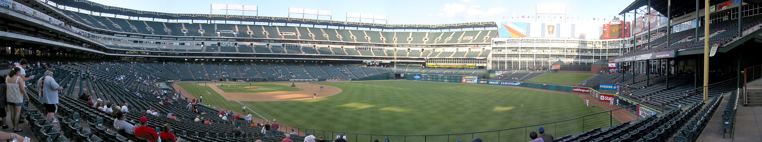 [ Panorama of Rangers Ballpark ]