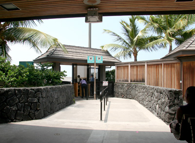 [ Kona airport gate ]