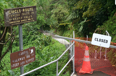 [ Closed path at Akaka Falls ]