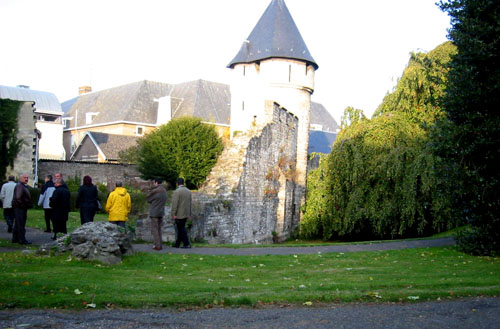 [ Tour group ]