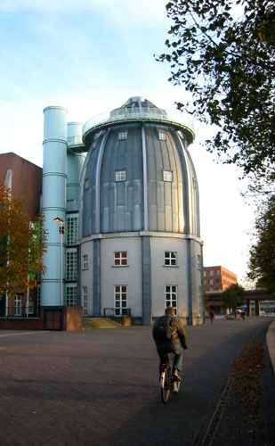 [ It turns out that Dr Snuggles' house is attached to a museum. ]