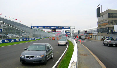 [

Looking down the pit straight ]