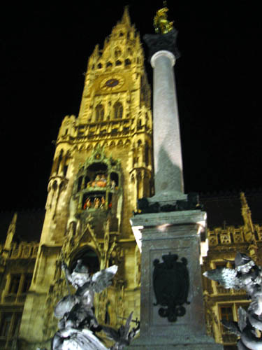 [ Marienplatz at night ]