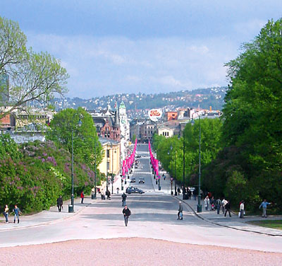 [ 
The view down Karl Johans Gate ]