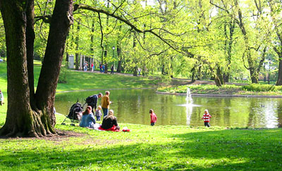 [ 
Palace grounds ]