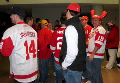 [ Wing Nuts at the intermission ]
