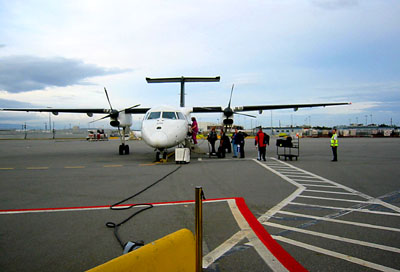 [ Dash-8 

]