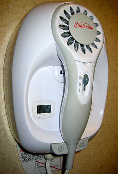 [ Hairdryer, with 

clock ]
