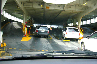 [ Loading the ferry 

]